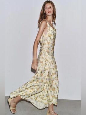 ZARA Satin Floral Slip Maxi Dress in Pale Yellow w Delicate Floral Print. XS NWT